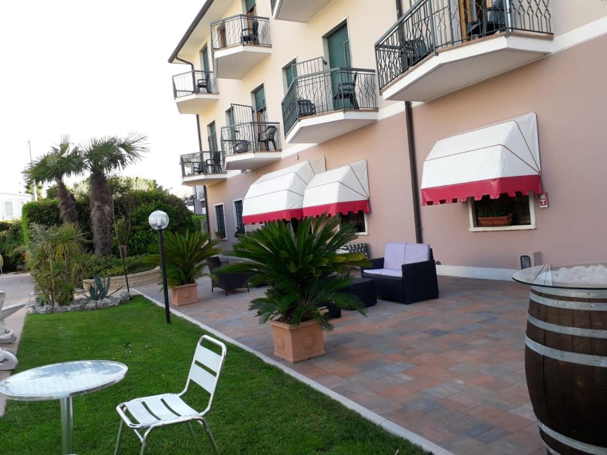 Hotel Fornaci Peschiera del Garda Exterior photo